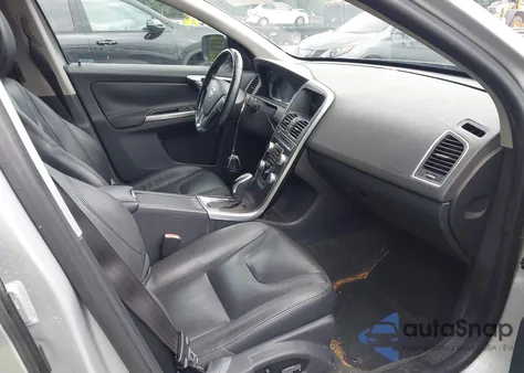 2015 Volvo Xc60 T5 Premier z USA, uszkodzony, nr VIN YV440MDK6F2632340